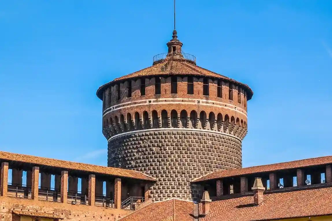 Costruì La Torre Del Castello Sforzesco