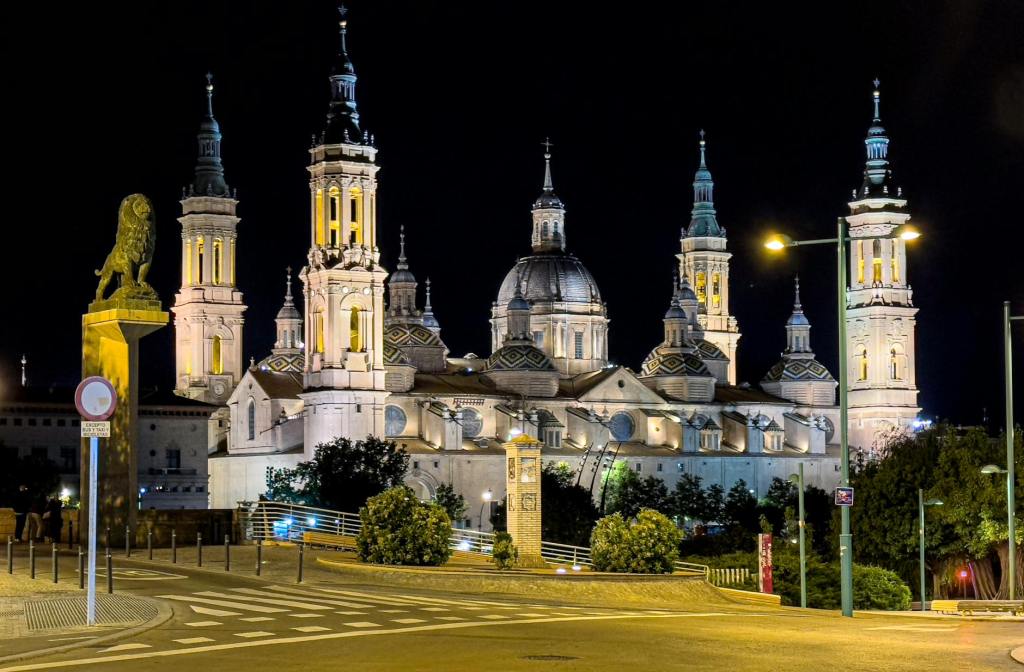 nuestra senora del pilar basilica in zaragoza
